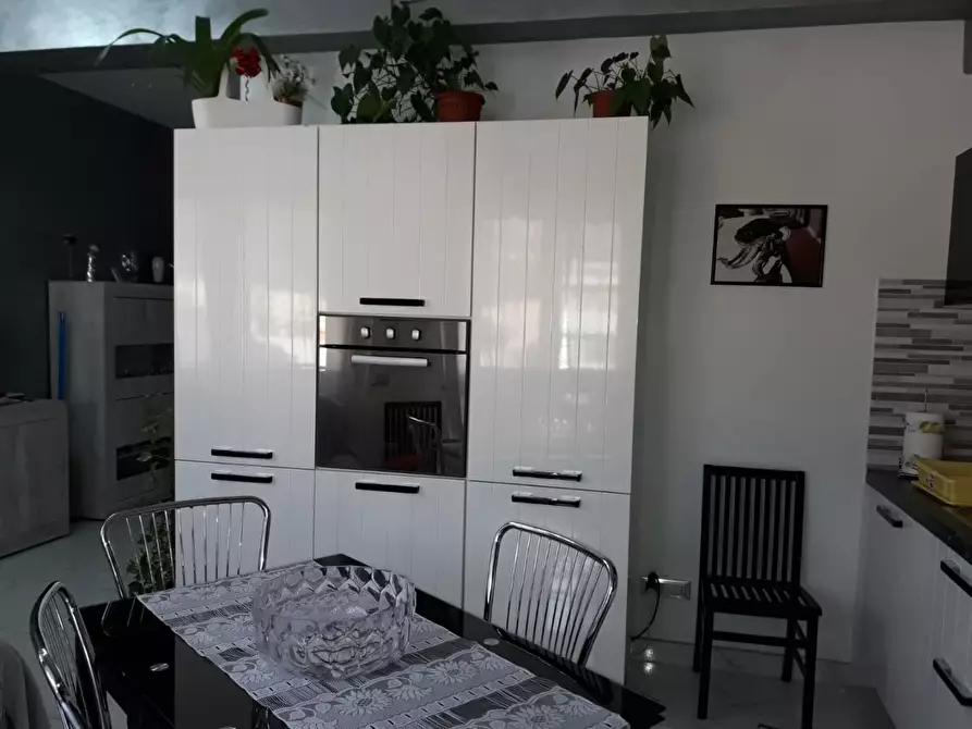 Immagine 7 di Appartamento in vendita  a Carrara