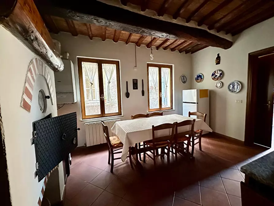 Immagine 9 di Appartamento in vendita  a Lucca