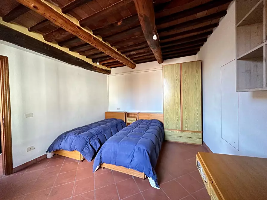 Immagine 18 di Appartamento in vendita  a Lucca