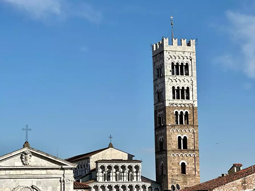 Immagine 25 di Appartamento in vendita  a Lucca