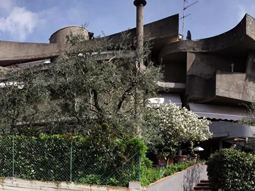 Immagine 2 di Villa in vendita  a Monsummano Terme