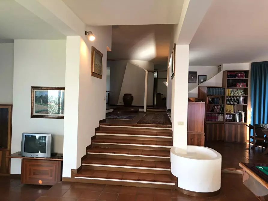 Immagine 8 di Villa in vendita  a Monsummano Terme