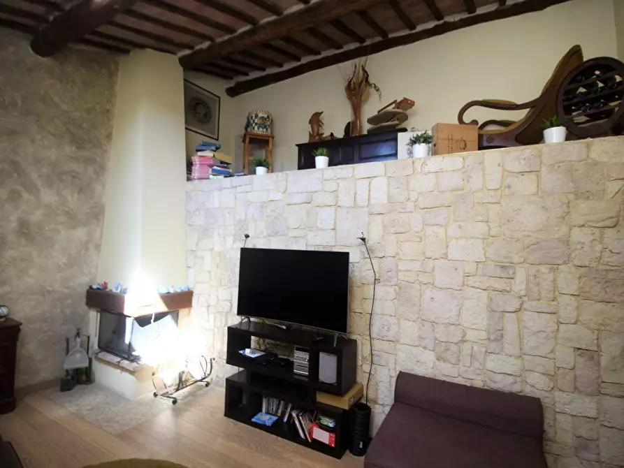 Immagine 4 di Appartamento in vendita  a Siena