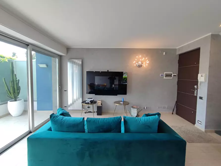 Immagine 5 di Casa bifamiliare in vendita  a Camaiore