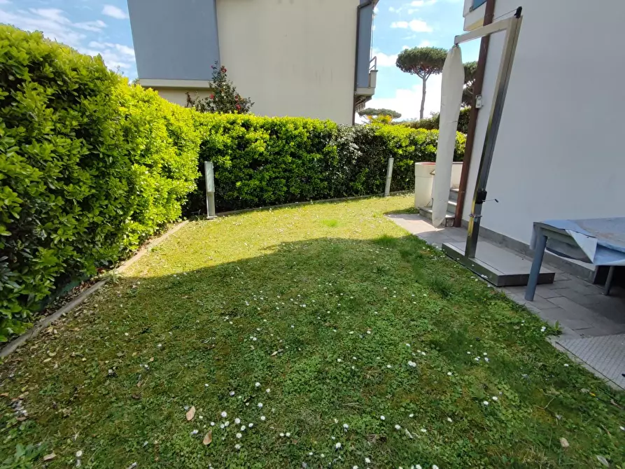 Immagine 20 di Casa bifamiliare in vendita  a Camaiore