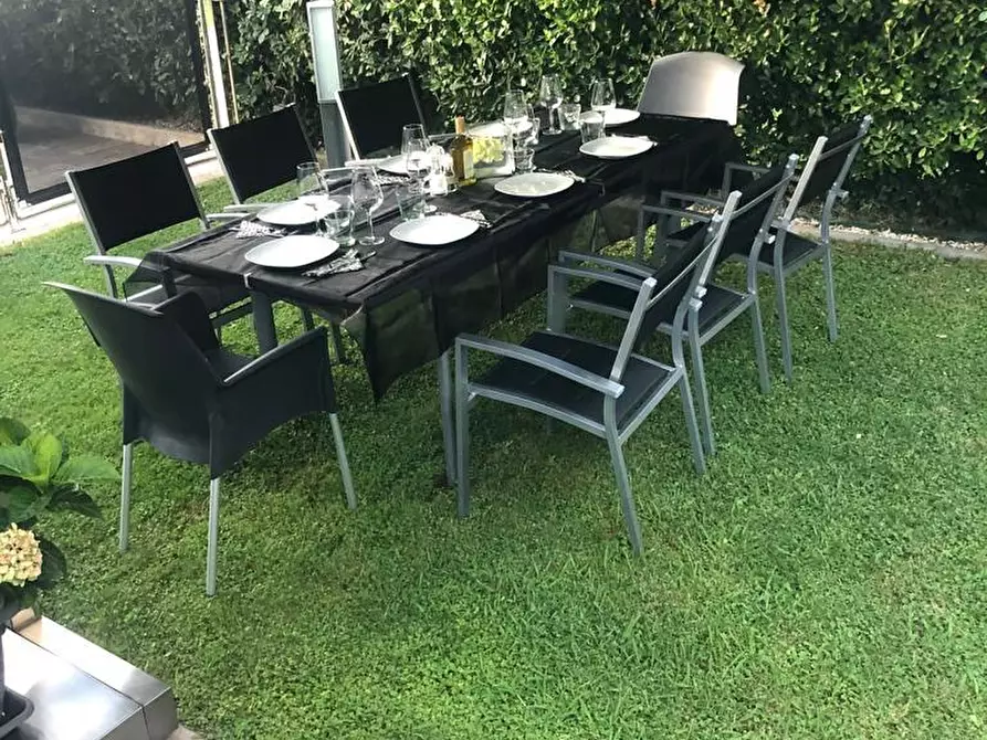 Immagine 19 di Casa bifamiliare in vendita  a Camaiore