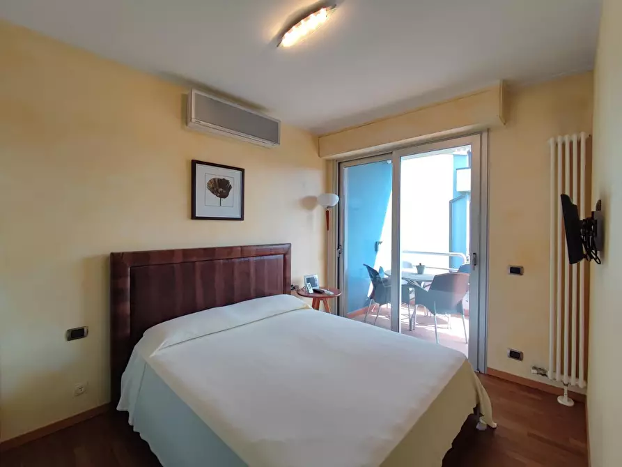 Immagine 9 di Casa bifamiliare in vendita  a Camaiore