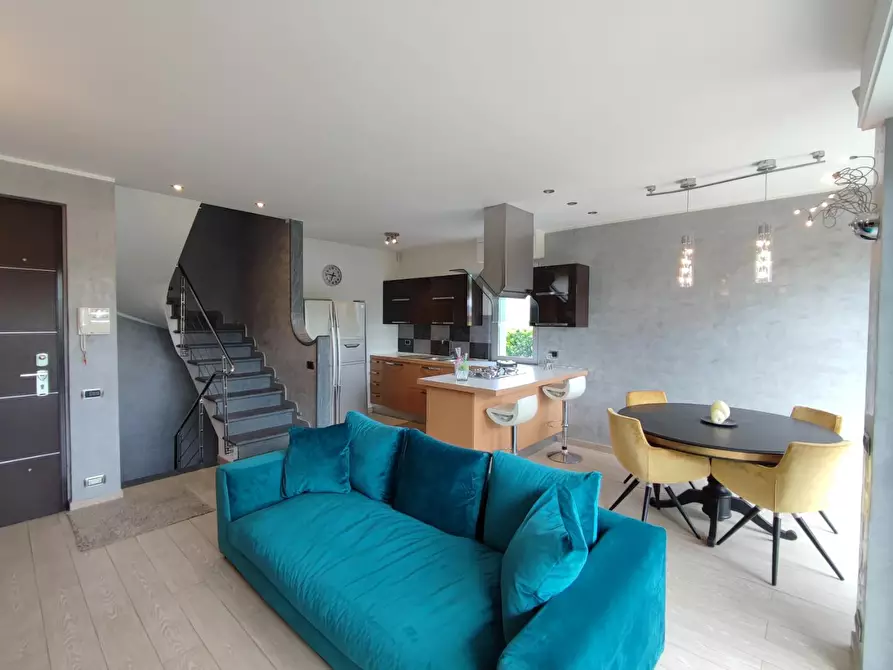 Immagine 2 di Casa bifamiliare in vendita  a Camaiore