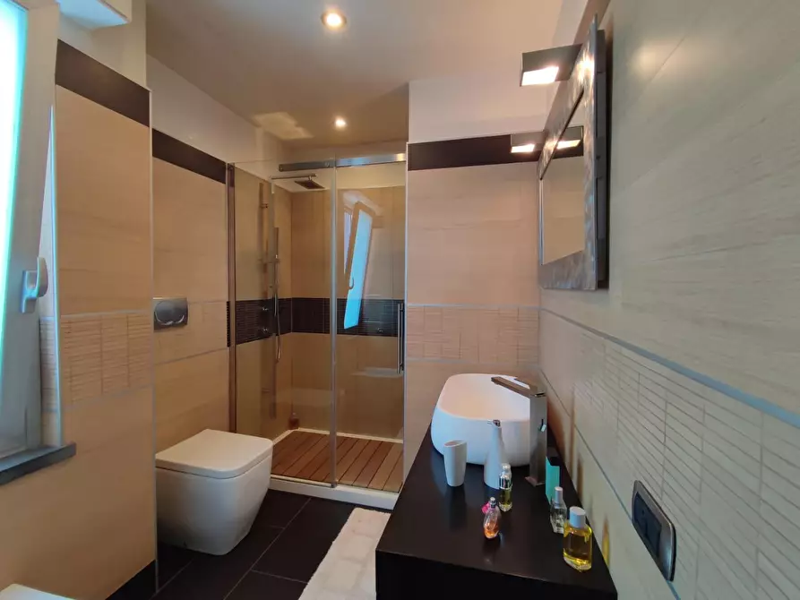 Immagine 8 di Casa bifamiliare in vendita  a Camaiore