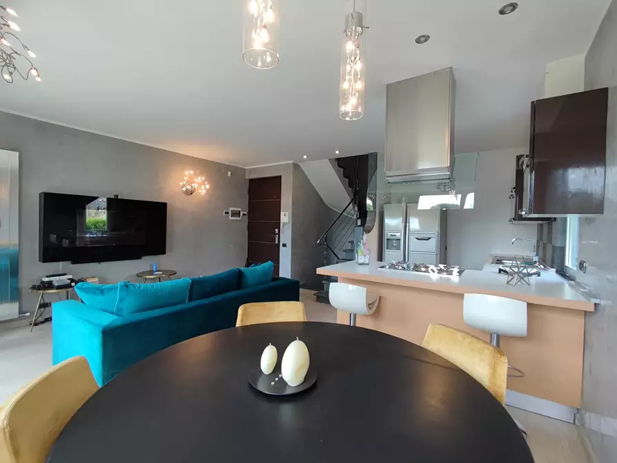 Immagine 4 di Casa bifamiliare in vendita  a Camaiore