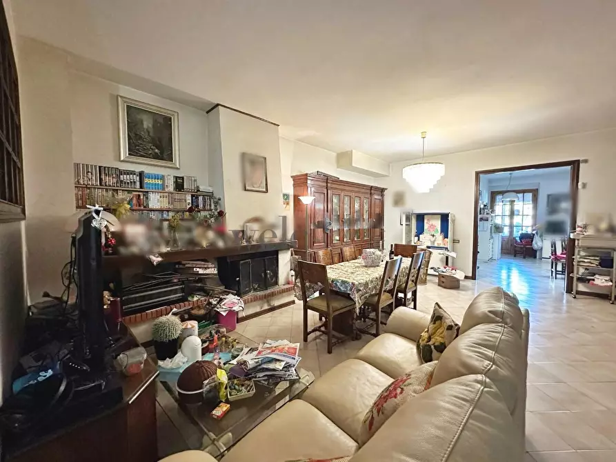 Immagine 21 di Villetta a schiera in vendita  a Campi Bisenzio