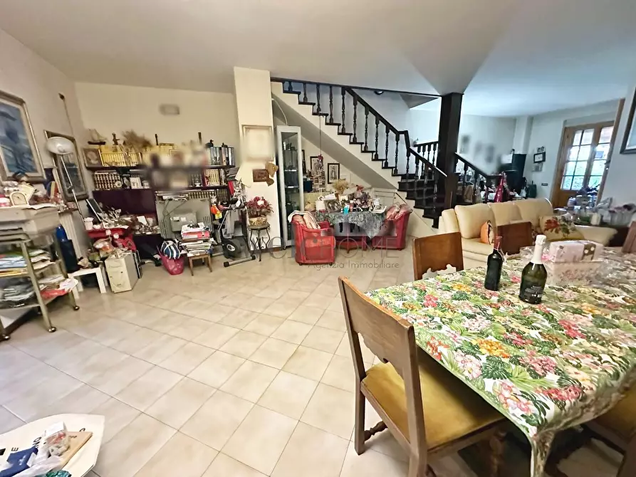 Immagine 25 di Villetta a schiera in vendita  a Campi Bisenzio