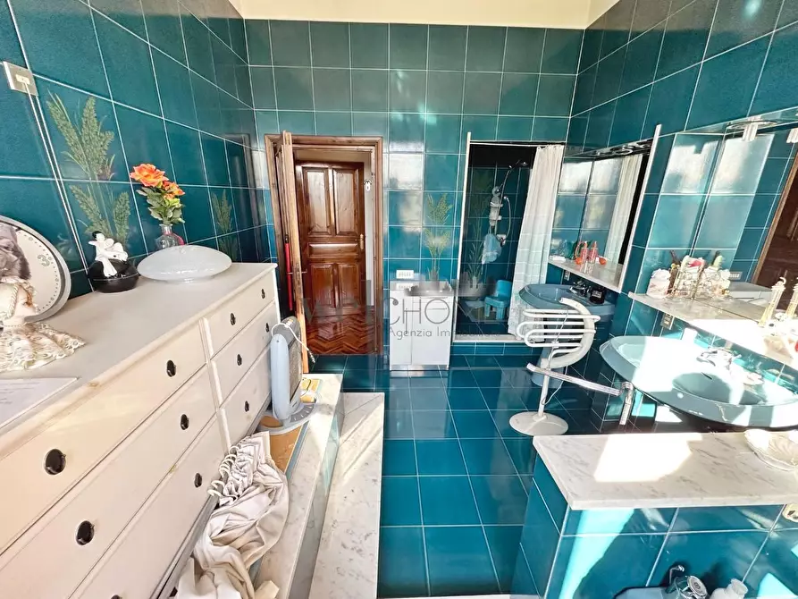 Immagine 38 di Villetta a schiera in vendita  a Campi Bisenzio