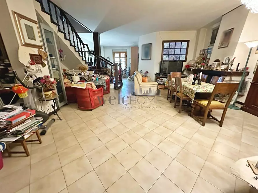 Immagine 26 di Villetta a schiera in vendita  a Campi Bisenzio