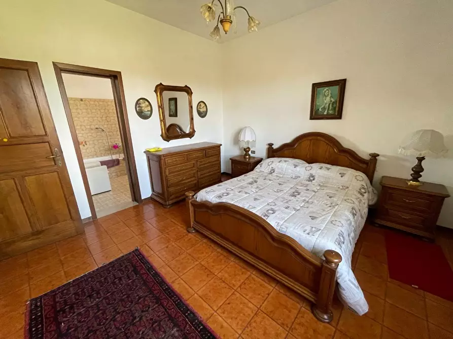 Immagine 27 di Villa in vendita  a Carrara