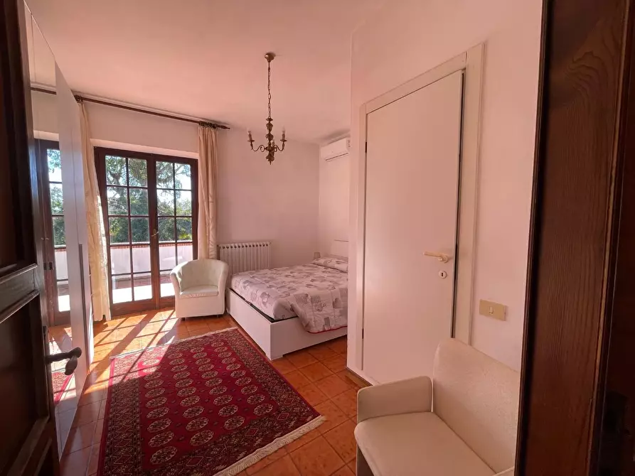 Immagine 23 di Villa in vendita  a Carrara