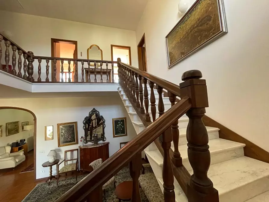 Immagine 13 di Villa in vendita  a Carrara