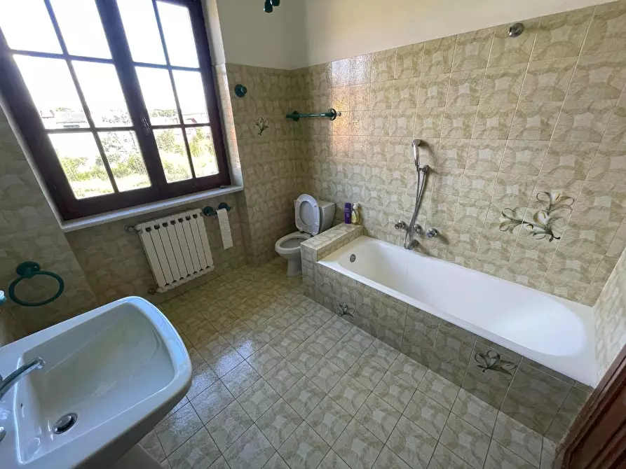 Immagine 32 di Villa in vendita  a Carrara