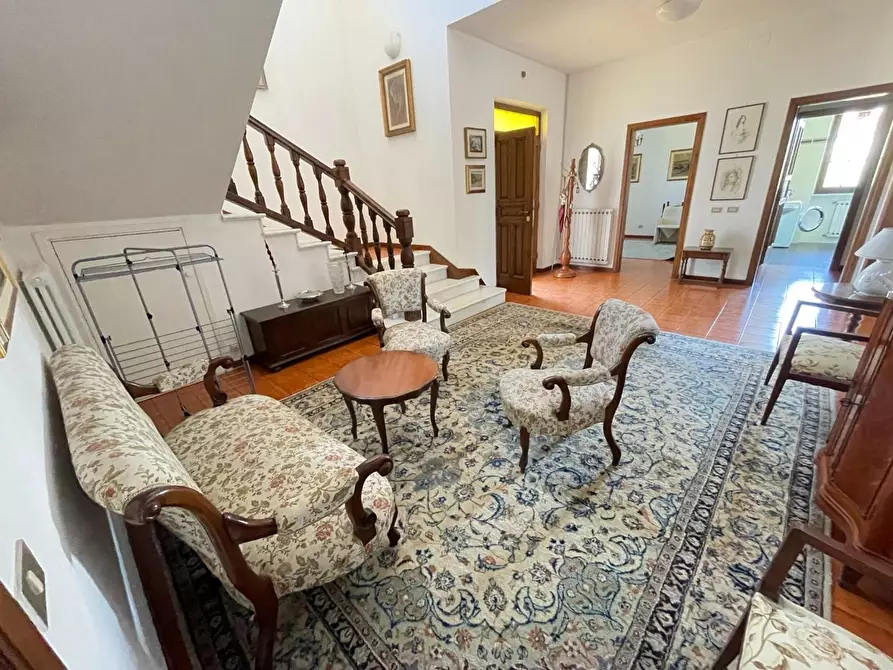 Immagine 17 di Villa in vendita  a Carrara