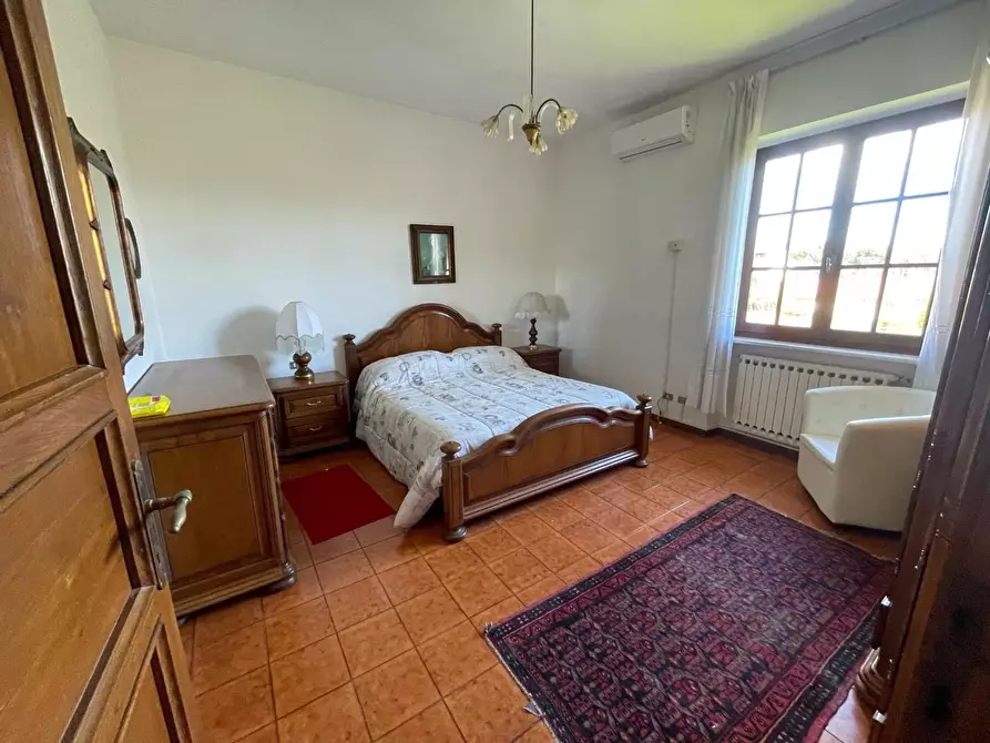 Immagine 26 di Villa in vendita  a Carrara