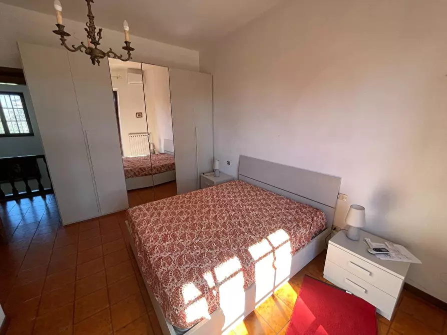 Immagine 25 di Villa in vendita  a Carrara