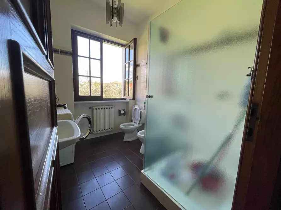 Immagine 19 di Villa in vendita  a Carrara