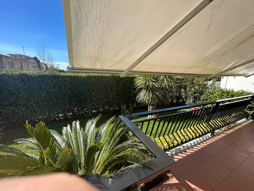 Immagine 3 di Appartamento in affitto  a Camaiore