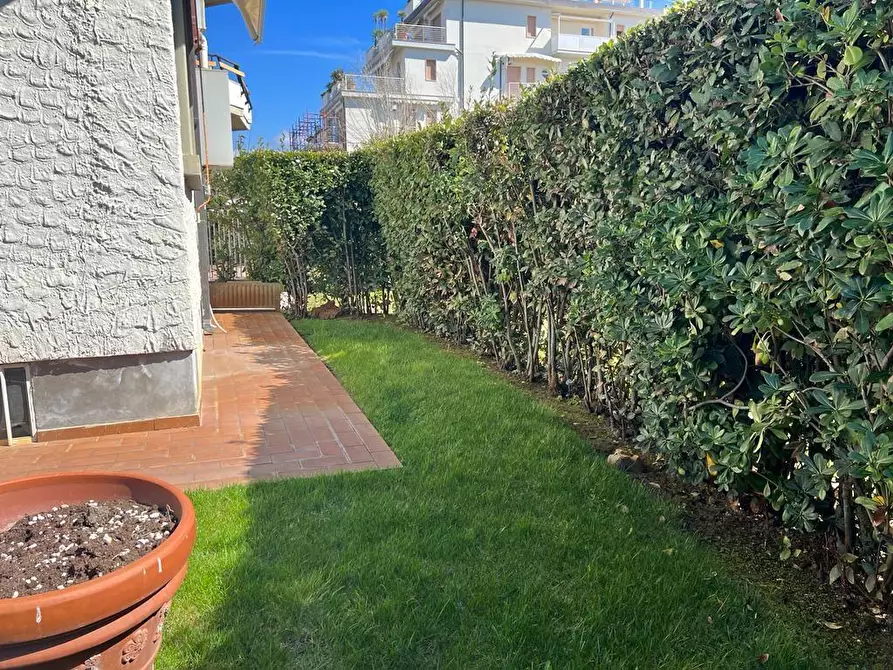 Immagine 28 di Appartamento in affitto  a Camaiore