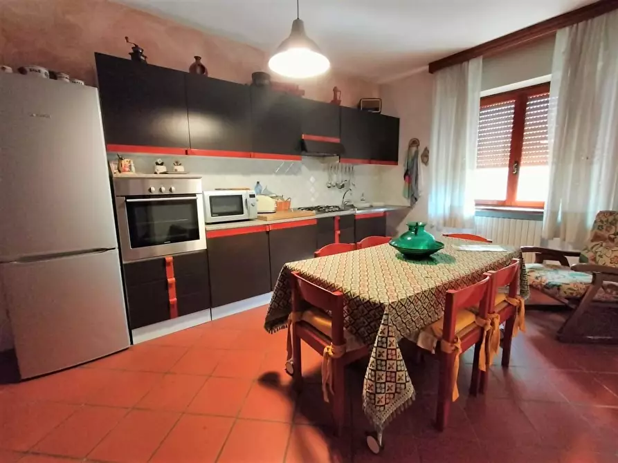 Immagine 5 di Casa semindipendente in vendita  a Lucca