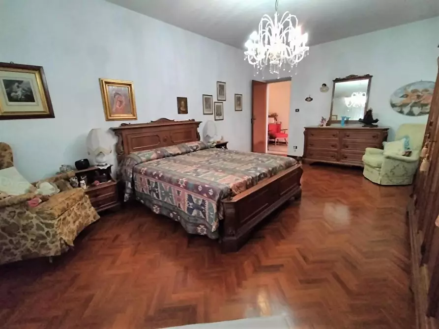 Immagine 13 di Casa semindipendente in vendita  a Lucca