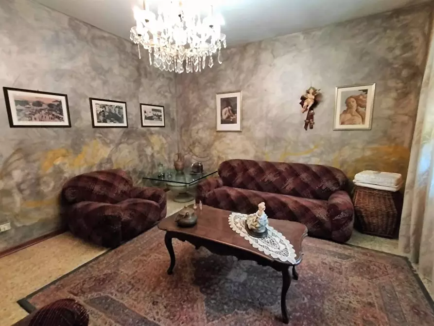 Immagine 4 di Casa semindipendente in vendita  a Lucca