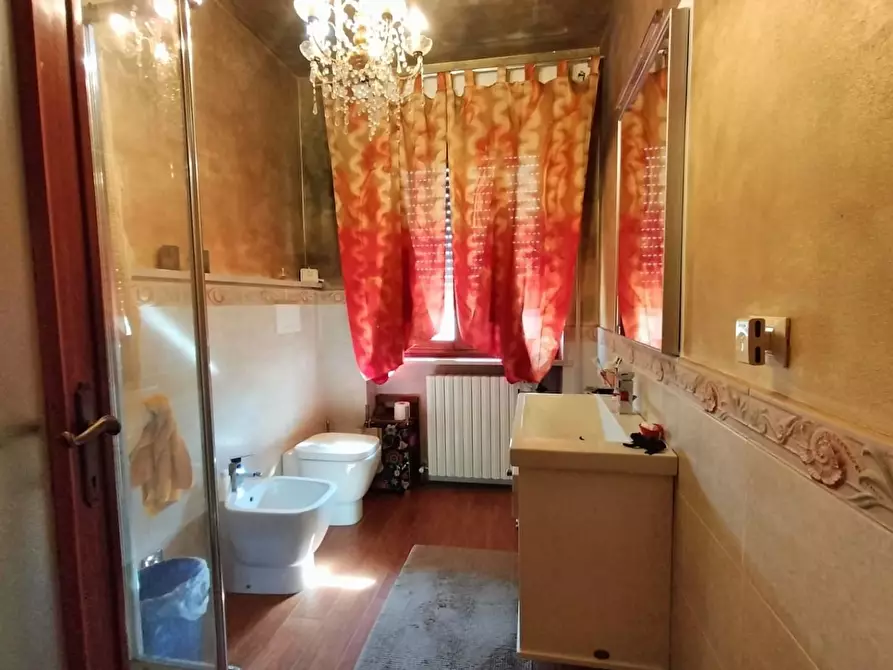 Immagine 23 di Casa semindipendente in vendita  a Lucca