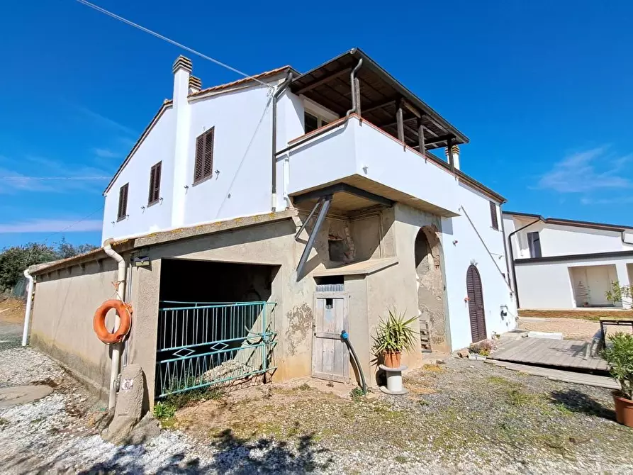 Immagine 2 di Porzione di casa in vendita  a Rosignano Marittimo