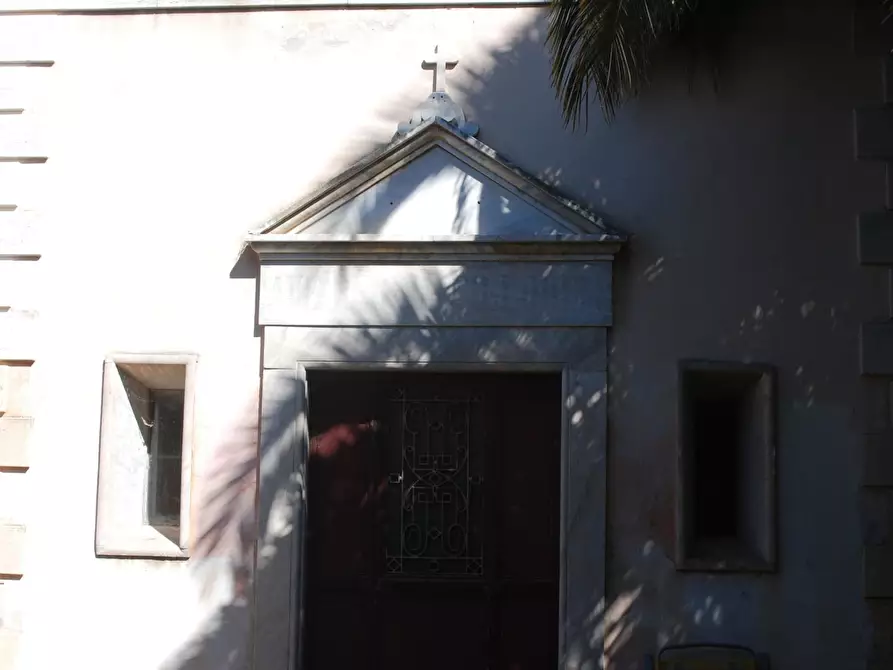 Immagine 4 di Villa in vendita  a Cecina