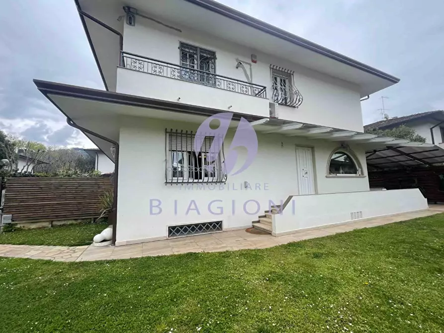 Immagine 7 di Casa bifamiliare in vendita  a Pietrasanta