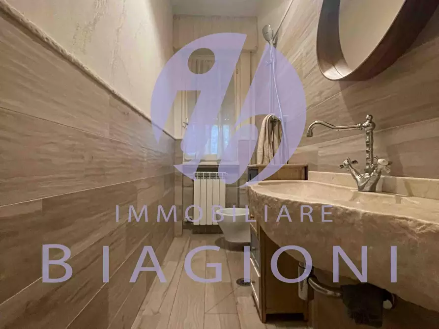 Immagine 17 di Casa bifamiliare in vendita  a Pietrasanta