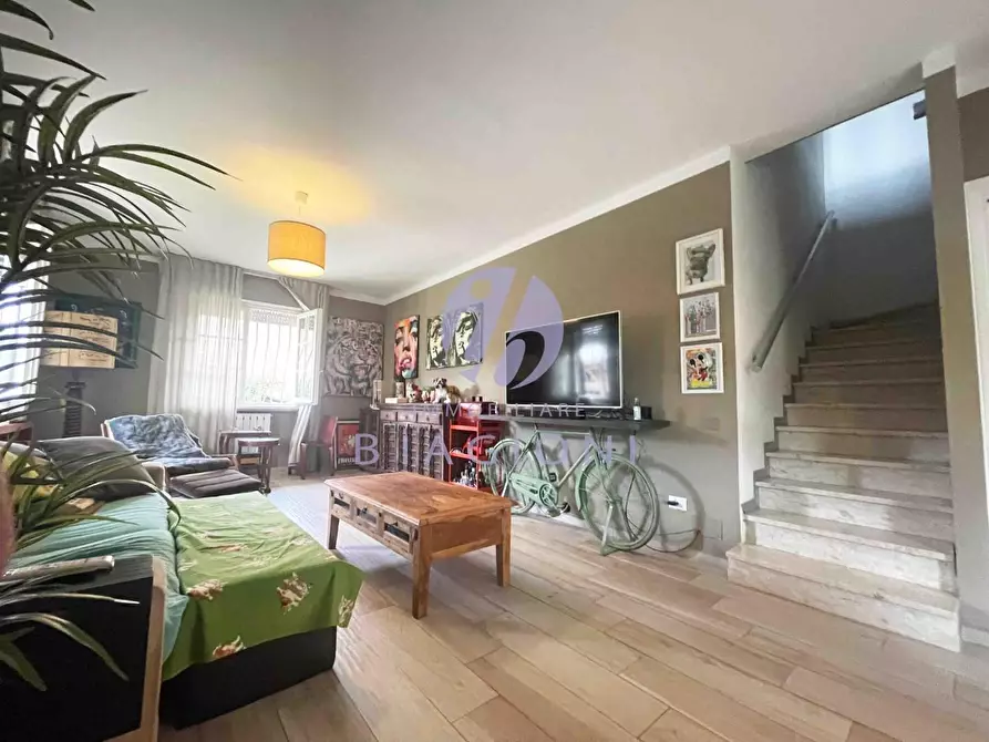 Immagine 12 di Casa bifamiliare in vendita  a Pietrasanta