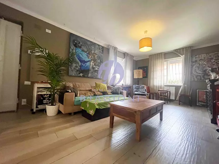 Immagine 11 di Casa bifamiliare in vendita  a Pietrasanta