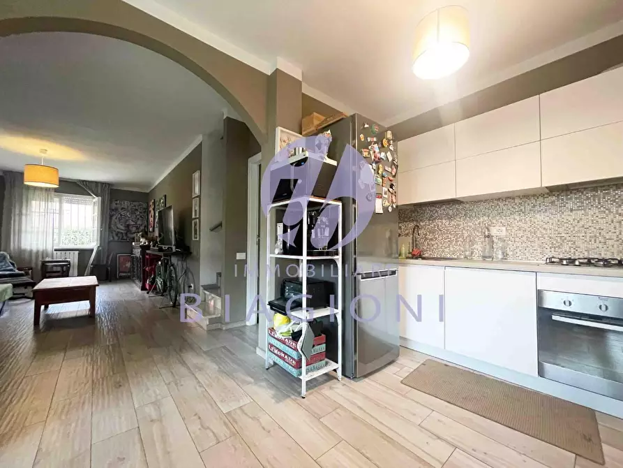 Immagine 15 di Casa bifamiliare in vendita  a Pietrasanta