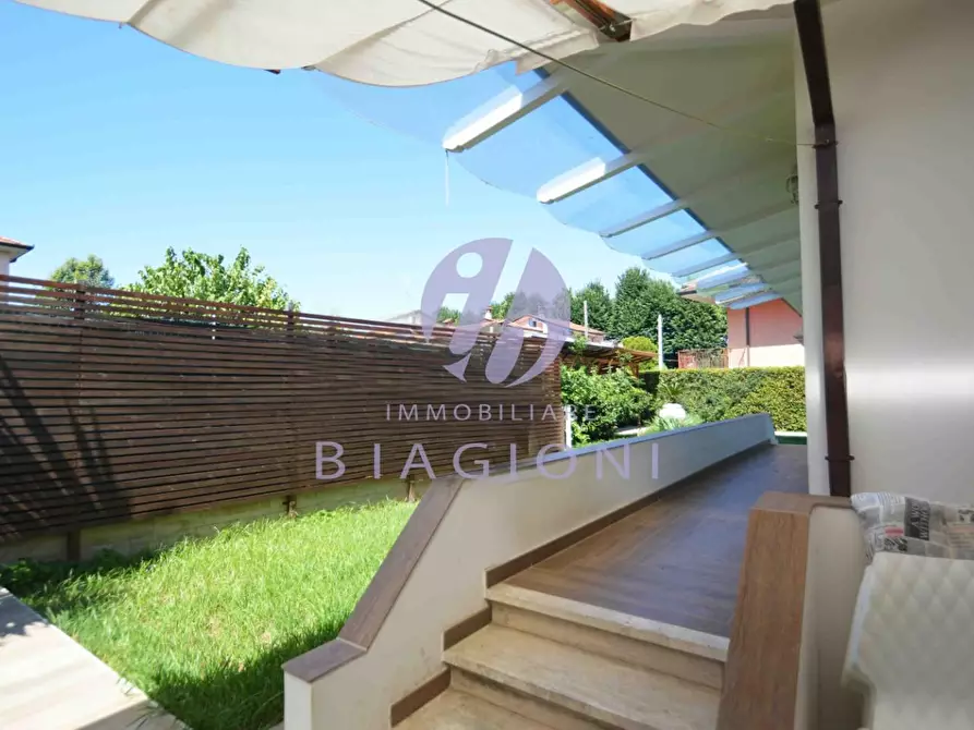 Immagine 2 di Casa bifamiliare in vendita  a Pietrasanta