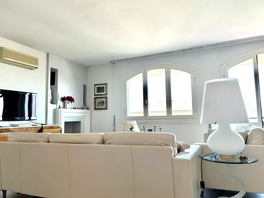 Immagine 2 di Mansarda in vendita  a Empoli