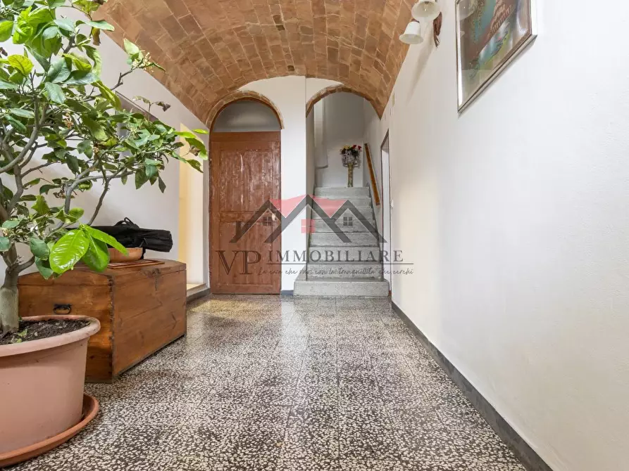 Immagine 11 di Appartamento in vendita  a Pomarance