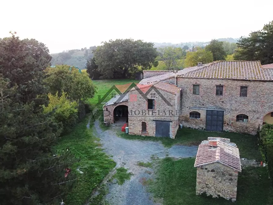 Immagine 1 di Casa colonica in vendita  a Pomarance