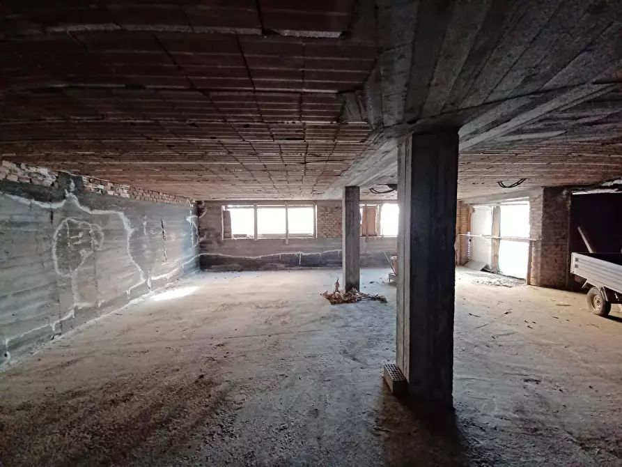 Immagine 10 di Casa indipendente in vendita  a Capraia E Limite