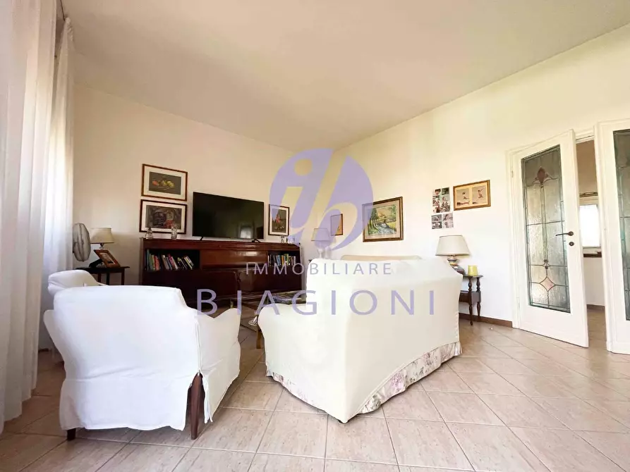 Immagine 10 di Villa in vendita  a Pietrasanta