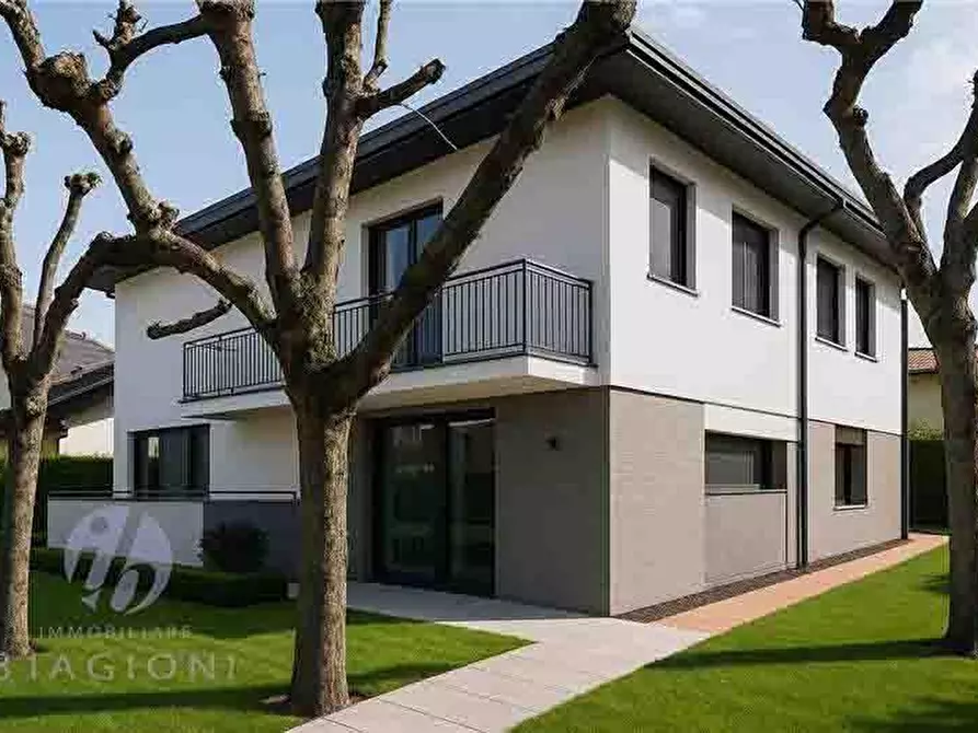 Immagine 1 di Villa in vendita  a Pietrasanta