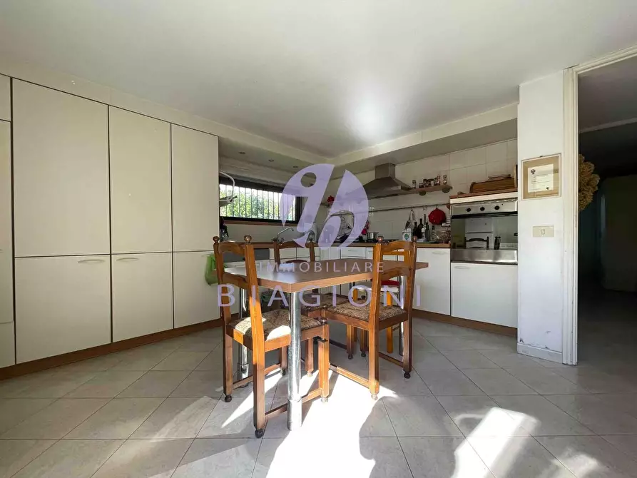 Immagine 9 di Villa in vendita  a Pietrasanta