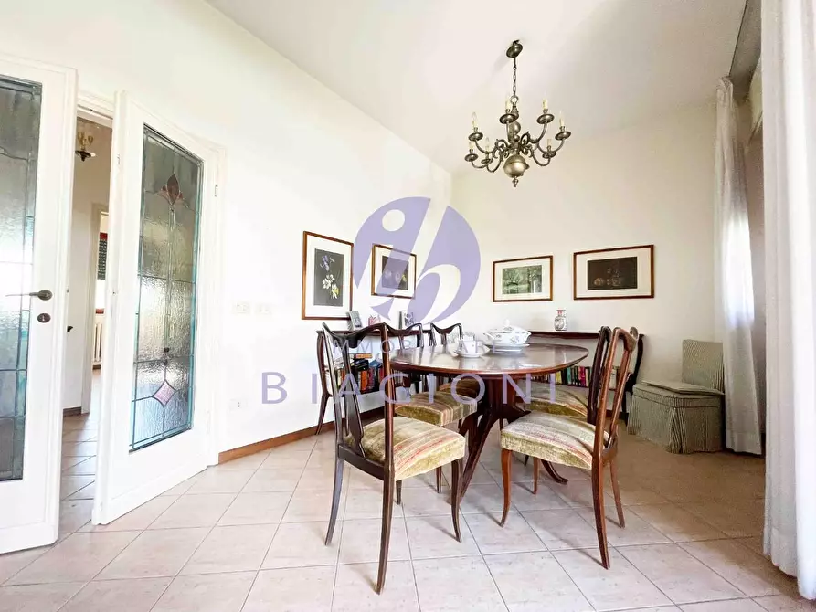 Immagine 14 di Villa in vendita  a Pietrasanta