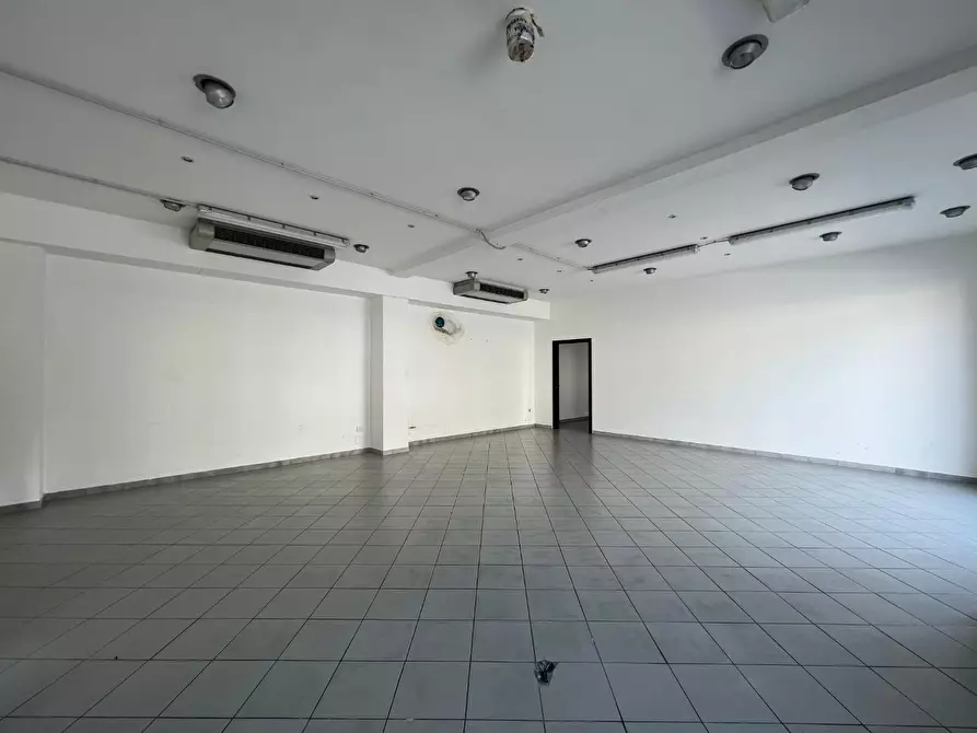 Immagine 7 di Locale commerciale in vendita  a Empoli