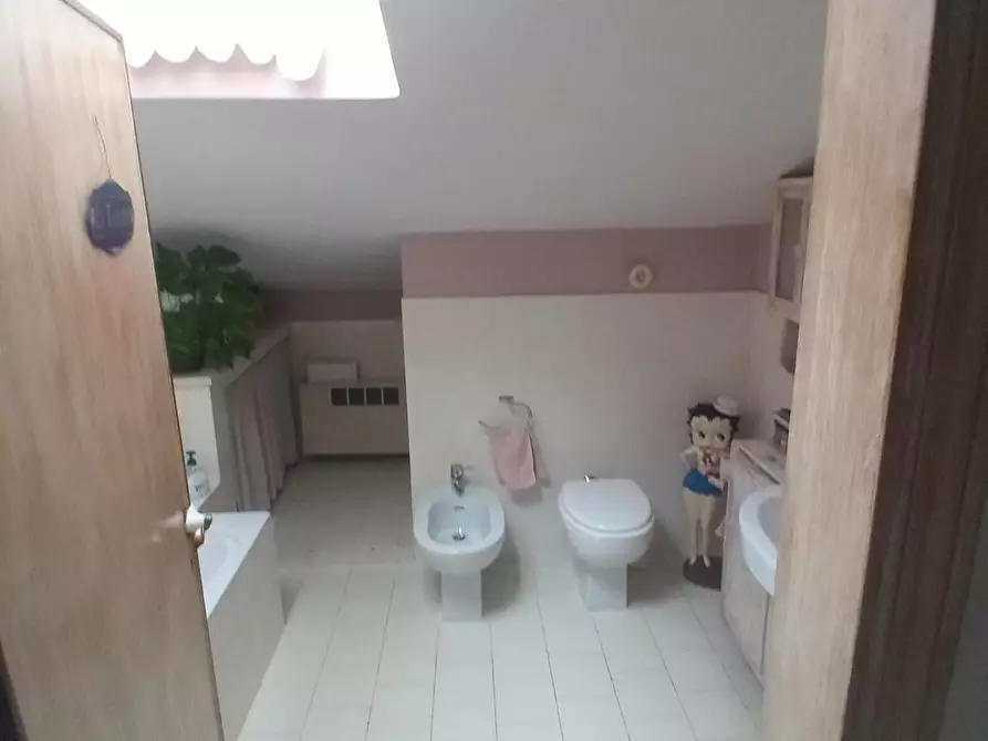 Immagine 5 di Casa indipendente in vendita  a Massa